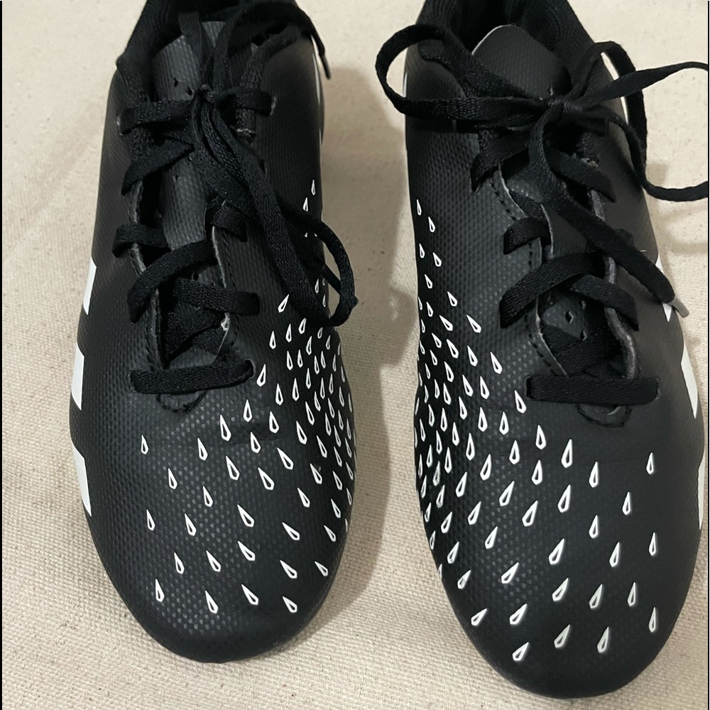 Adidas Predator Freak 4 Black Soccer Cleats Size 4 Boys